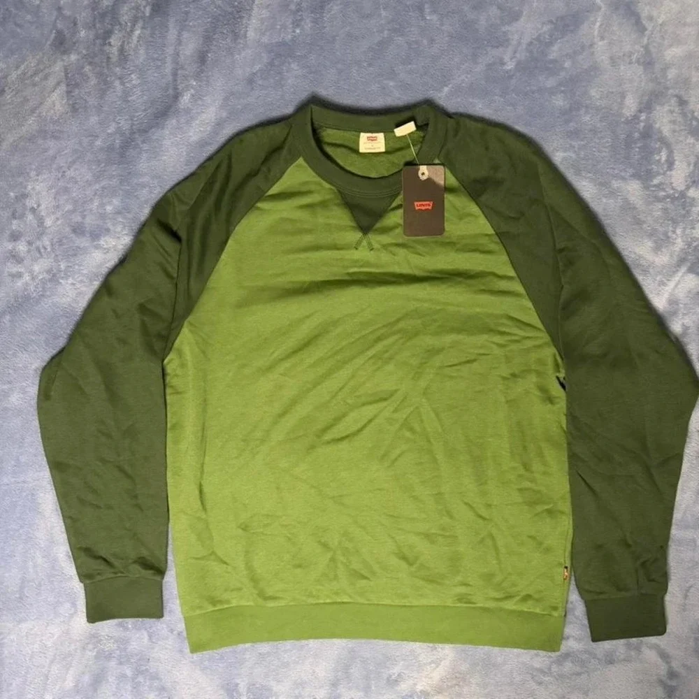 Levi's green crewneck sweatshirt men Size M